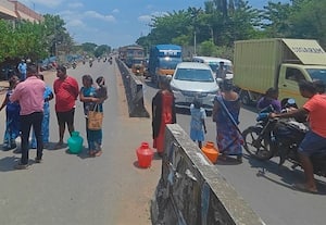  பொன்னேரியில் 15 நாட்களாக குடிநீர் தட்டுப்பாடு; கொதிப்படைந்த மக்கள் சாலை மறியல்