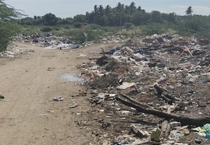  சேதமான ரோடுகள்; எரியாத தெருவிளக்குகள் அவதிப்படும் கோதைமங்கலம் ஊராட்சி மக்கள்