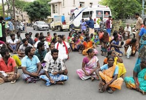  நுாற்பாலை பெண் தொழிலாளி உடலை வாங்க மறுத்து மறியல்