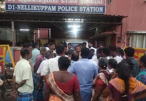  நெல்லிக்குப்பம் போலீஸ் ஸ்டேஷன் முற்றுகை