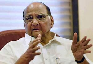 காங்கிரஸில் இணைவதா, பாஜ உடன் கூட்டணியா: ஒரே நேரத்தில் இரு தரப்புடன் சரத் பவார்  பேச்சு