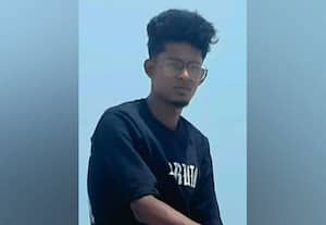  சாலை மைய தடுப்பில் பைக் மோதி வாலிபர் பலி