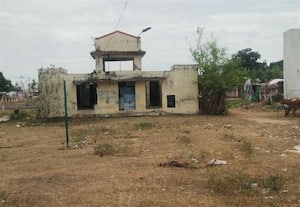  பயன்பாட்டுக்கு வராமலேயே சுகாதார வளாகம் 'பாழ்'