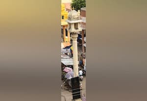  40 அடி உயர ஒரே நிலைக்கல்லில் பெருமாளை சேவிக்கும் கருடன்