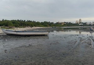  ராமேஸ்வரத்தில் உள்வாங்கிய கடல்