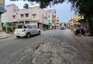  மேட்டுப்பாளையம் சாலையில் விபத்து அபாயம்