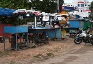 சாலையோர வியாபாரிகளுக்கு ஆண்டு கட்டணம்... நிர்ணயம்!:அத்துமீறிய ஆக்கிரமிப்புகளை தடுக்க நடவடிக்கை