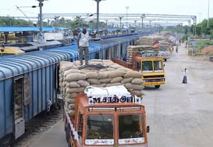  2000 மெட்ரிக் டன் நெல் மூட்டைகள் கிருஷ்ணகிரிக்கு அனுப்பி வைப்பு