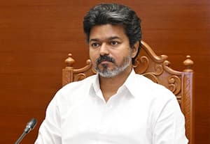 பட்ஜெட்டில் இடம்பெற வேண்டிய அறிவிப்புகள்; உயர்கல்வித்துறை அதிகாரிகளுடன் முதல்வர் விஜய் ஆலோசனை