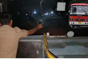  மொபைல் போன் டார்ச் வெளிச்சத்தில் பஸ் ஓட்டிய ஓட்டுநர் சஸ்பெண்ட்