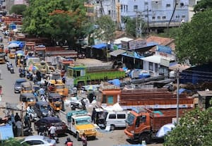 நகருக்கு வெளியே லாரிப்பேட்டையை மாற்ற வேண்டும்! போக்குவரத்து நெரிசல் நன்கு குறையும்