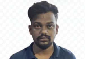  சாலையில் பிறந்த நாள் த.வெ.க., நிர்வாகி கைது