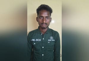  பெண்ணிடம் செயின் பறித்த வாலிபர் கைது