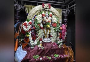  திருத்தணி கோவிலில் திரண்ட பக்தர்கள் மூன்று மணி நேரம் காத்திருந்து தரிசனம்