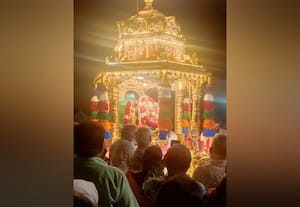  மன்னீஸ்வரர் கோவிலில் தங்க தேரோட்டம்