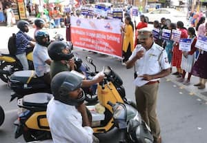  வண்டி ஓட்டும்போது போன் பேசாதீங்க!