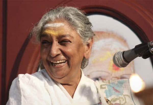 இசை உலகில் இருந்து விடைபெற்ற 'அன்னக்கிளி' எஸ் ஜானகி : 'இசையரசி'யின் வாழ்க்கை பயணம்