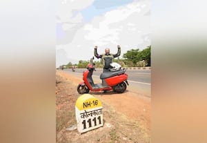 'எலக்ட்ரிக் பைக் ரைடிங்' சாதனை படைக்கும் கிரீஷ்