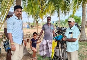  காயமடைந்து பறக்க முடியாமல் தவித்த மயிலுக்கு விவசாயி உதவி