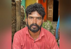  திருப்பாசேத்தியில் நேர்த்திக்கடன் அரிவாள் தயாரிப்பு