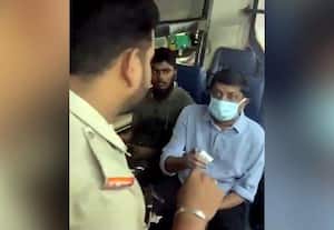 சில்லரை இல்லை; அமைச்சரை பஸ்சிலிருந்து இறக்கிய கண்டக்டர்