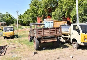  நரிக்குடி போலீஸ் ஸ்டேஷனில் வீணாகும் பிடிபட்ட வாகனங்கள்