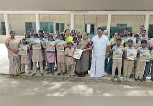 காவேரிப்பாக்கம் நகராட்சி பள்ளியில் ‘தினமலர் – பட்டம்’ இதழ் வழங்கல்