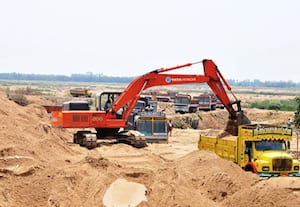 தமிழகத்தில் மீண்டும் மணல் குவாரிகள் திறப்பு; 10 இடங்களுக்கு சுற்றுச்சூழல் துறை அனுமதி