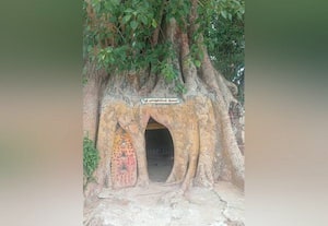  ஏரிவாய் கிராம அரச மரத்தடியில் முச்சந்தி அம்மன் கோவில்