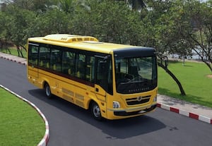 'பாரத்பென்ஸ் 917' 49 சீட் உள்ள 8 மீட்டர் நீள பஸ்