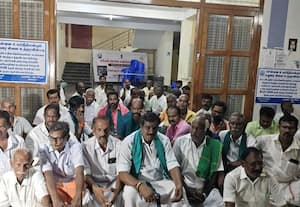  தடுப்பணை உயரத்தை குறைக்க அதிகாரிகள் மறுப்பு: விவசாயிகள் தர்ணா