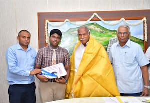  தேசிய அளவில் சாதனை படைத்த ஆதித்யா பள்ளி மாணவருக்கு பாராட்டு
