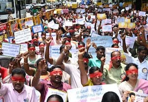 ஆசிரியர்கள்﻿ உண்ணாவிரத போராட்டம்