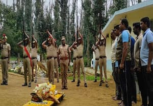 24 குண்டுகள் முழங்க போலீஸ் மோப்ப நாய்க்கு இறுதி மரியாதை