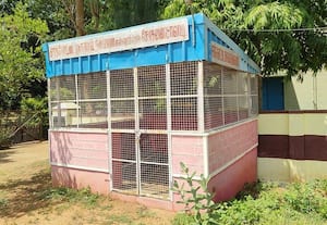  காரைக்குடி பகுதி எல்கையில் காட்சி பொருளாக சோதனை சாவடி அரிசி கடத்தல், டூவீலர் திருட்டு அதிகரிப்பு
