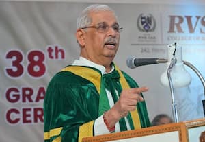 ஒருவர் கற்கும் கல்வியால் அவரது தேசம் பயன்பெற வேண்டும்; கவர்னர் அர்லேக்கர்