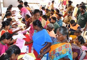  துாய்மை பணியாளர்களுக்கு அரசின் சேவைகள் முகாம்