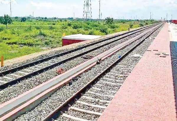  தேவை 11,391 ஏக்கர்; தந்தது 2,910 ஏக்கர்; தமிழக ரயில் திட்ட பணிகள் தாமதம்