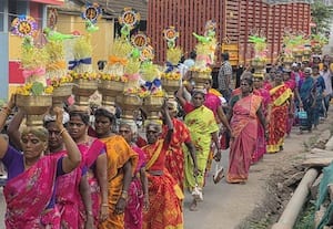  கொன்னையூருக்கு முளைப்பாரி ஊர்வலம்
