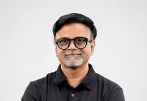 டிரம்ப் வீசிய குண்டு: சரியும் பார்மா பங்குகள் காத்திருப்பதா; முதலீடு செய்வதா?