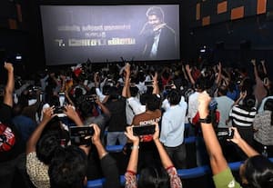 சினிமாவில் இருந்து பிரியமுடன் விடைபெற்றார் விஜய்; கொண்டாடியும், அழுதும் தீர்த்த ரசிகர்கள்
