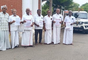  மானிய தொகை: நெசவாளர்கள் மனு 