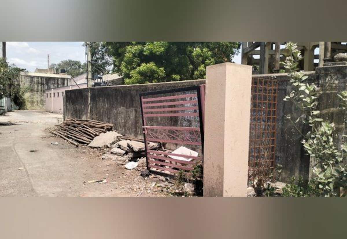 ரூ.4.60 கோடியில் மார்க்கெட் கட்டியும் பயனில்லை பாதாள சாக்கடை இணைப்பு வழங்காமல் அதிகாரிகள் அலட்சியம்