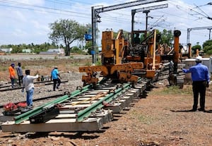  ரயில் பாதை மேம்பாட்டு பணி