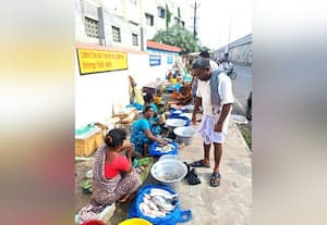  மீன் கடைகளால் சுகாதாரம் பாதிப்பு அரசு பள்ளி மாணவர்கள் அவதி