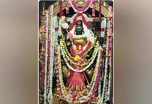 குங்கும அலங்காரத்தில் அம்மன் அருள்பாலிப்பு