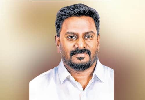   வாசகர்களை மாண்போடு அணுகும் நாளிதழ்! 