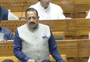 பொதுத்தேர்வுகள் சட்ட திருத்த மசோதா; அமளிக்கு இடையே லோக்சபாவில் தாக்கல்