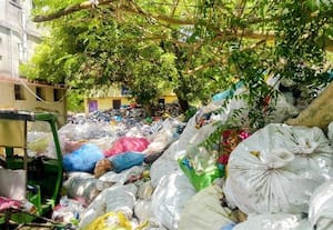  குப்பை கிடங்கான இளையான்குடி பேரூராட்சி அலுவலகம்