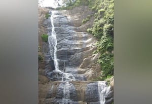  கொடைக்கானலில் நீர்வரத்து குறைந்த அருவிகள்